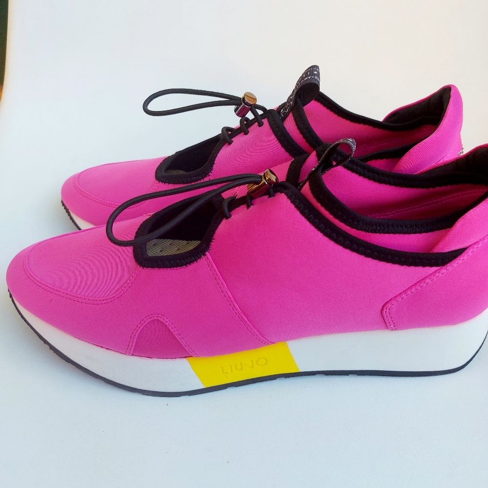 Liu Jo fuschia 'May' cutout sneaker, EU40, sample, new w/ defects